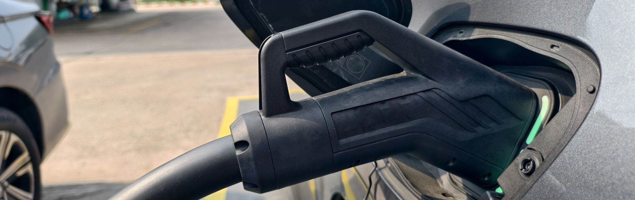 Carro elétrico polui menos que carro a gasolina?